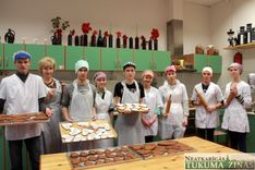 Piparkūku laiks Tukuma internātpamatskolas konditoru palīgu grupā