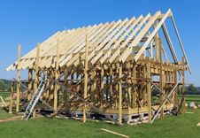 C24 kokmateriāli: Kvalitātes un izturības apvienojums būvniecībā