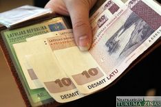 Tukumā šoferis dzērumā policistam mēģina dot 60 latu “kukuli”