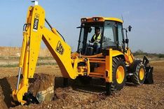 Kandavas pagastā ekskavatorists uzbrauc cilvēkam