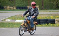 Mopēdu vadītājiem būs jākārto vadīšanas eksāmens