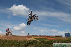 Kandavā skatītājus pulcē motokross /FOTO/