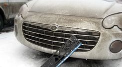 Zog automašīnas, numurzīmes un alkoholu