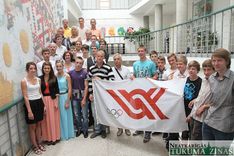 Apbalvoti jaunie Tukuma novada sportisti par sasniegumiem vasaras olimpiādē (FOTO)