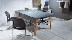 Ergonomiski biroja galdi – fiksēta augstuma vai elektriski regulējami modeļi?