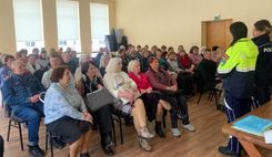 Pensionāru kopsapulcē Kandavā izvirza jaunu valdi, bet vēl neievēl