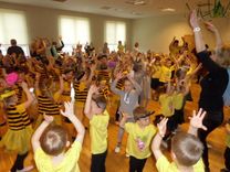 Bērnudārzs «Pepija» vingro un dejo kopā ar draugiem /FOTO/