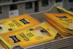 Izstādē ieinteresējušies par Jaunpils žāvētajiem sieriem