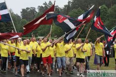 Policisti atkal sporto Kandavā