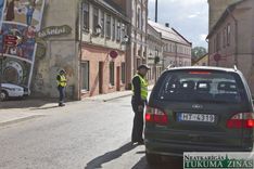 Policijas reidā: autobraucēji pārsniedz ātrumu /FOTO/