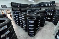 Kā izvēlēties vispiemērotāko vissezonas riepu zīmolu?