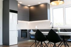 Idejas modernas virtuves iekārtas krāsas izvēlei 2021. gadā