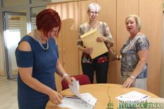 Saņem centralizēto eksāmenu sertifikātus