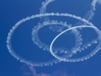 Kas tur lido?/VIDEO/