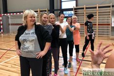 Skolotāji Tukumā iepazīst jauno sporta zāli