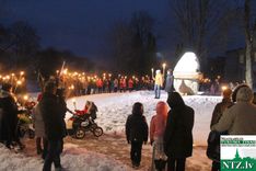 Slampē Lāčplēša dienas lāpu gājiens