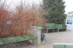 Rosina lielākajos Tukuma veikalos uzlikt soliņus