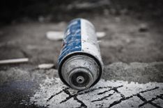 Apkrāso garāžu un šķūnīti Slampē