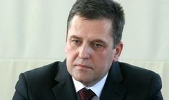 Bijušais Kandavas novada domes priekšsēdis Štoferts atbild uz iedzīvotāju jautājumiem