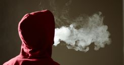 Elektroniskās cigaretes smēķē arī bērni. Aicina vecākus pievērst uzmanību