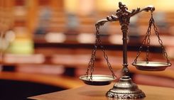 Tiesa turpina skatīt lietu par OIK izkrāpšanu. Prokurors prasa septiņu gadu cietumsodu