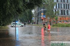 Zibens paralizē Tukumu