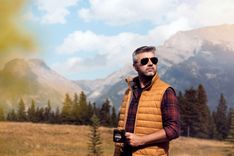 Kā valkāt vīriešu vestes? Kādu modeli izvēlēties pavasarī?