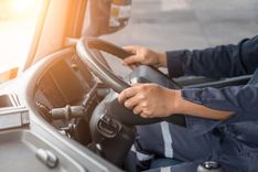 Tukumā kravas automobiļa vadītājs 3,16 promiļu reibumā izraisa ceļu satiksmes negadījumu un pamet notikuma vietu