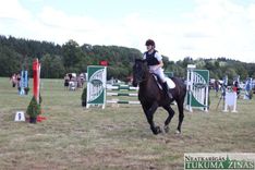 Aizvadītas jāšanas sporta sacensības «Zviedru cepurē»