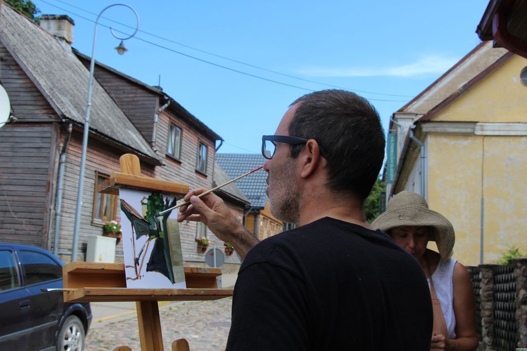 Kā māksla Tukuma ielās izgāja