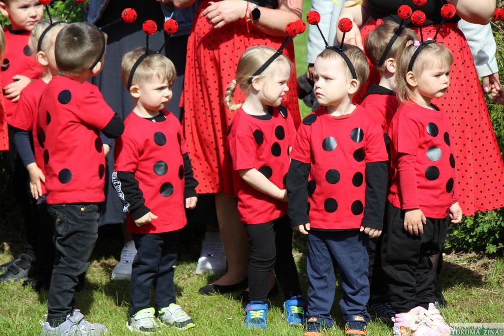 Dziesmu un deju svētki «Vālodzītē» Tukumā