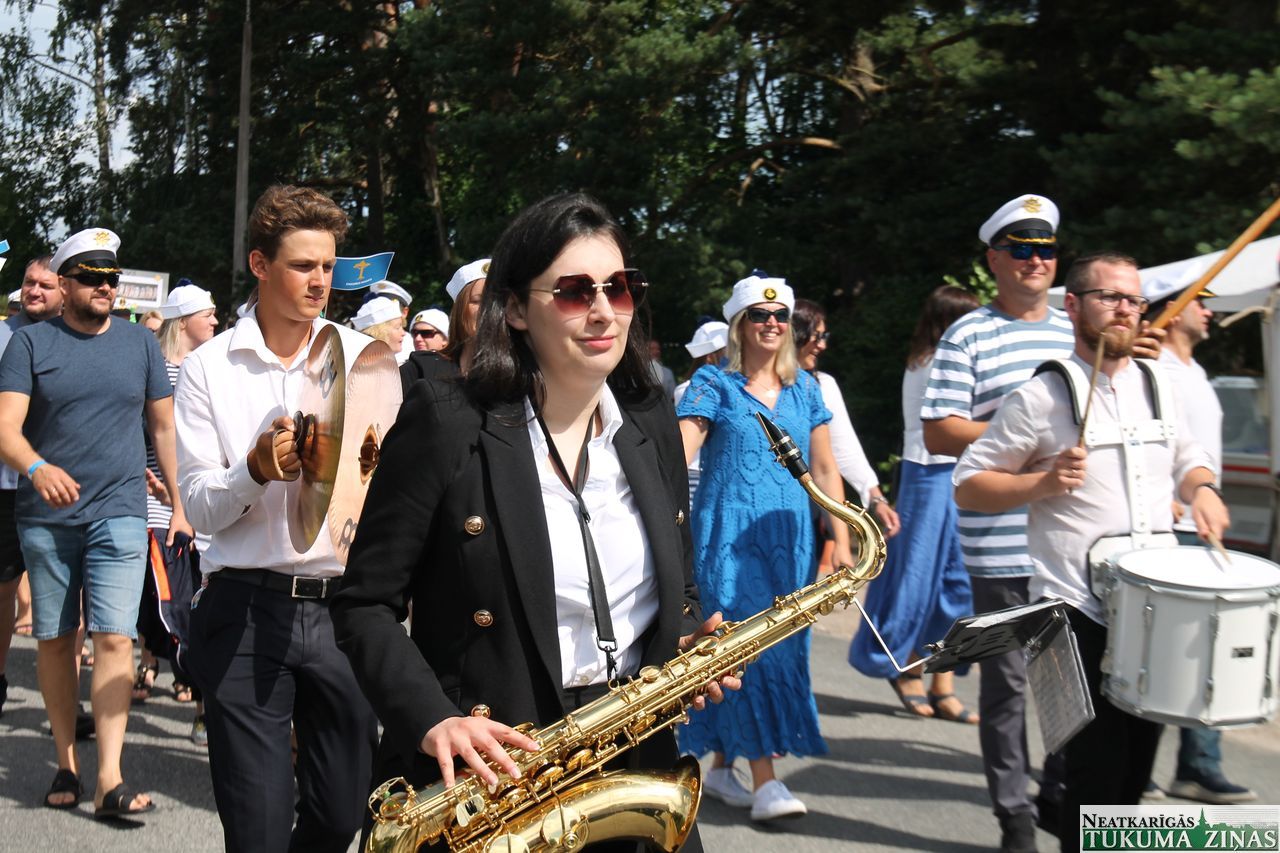 Gallery image 159001